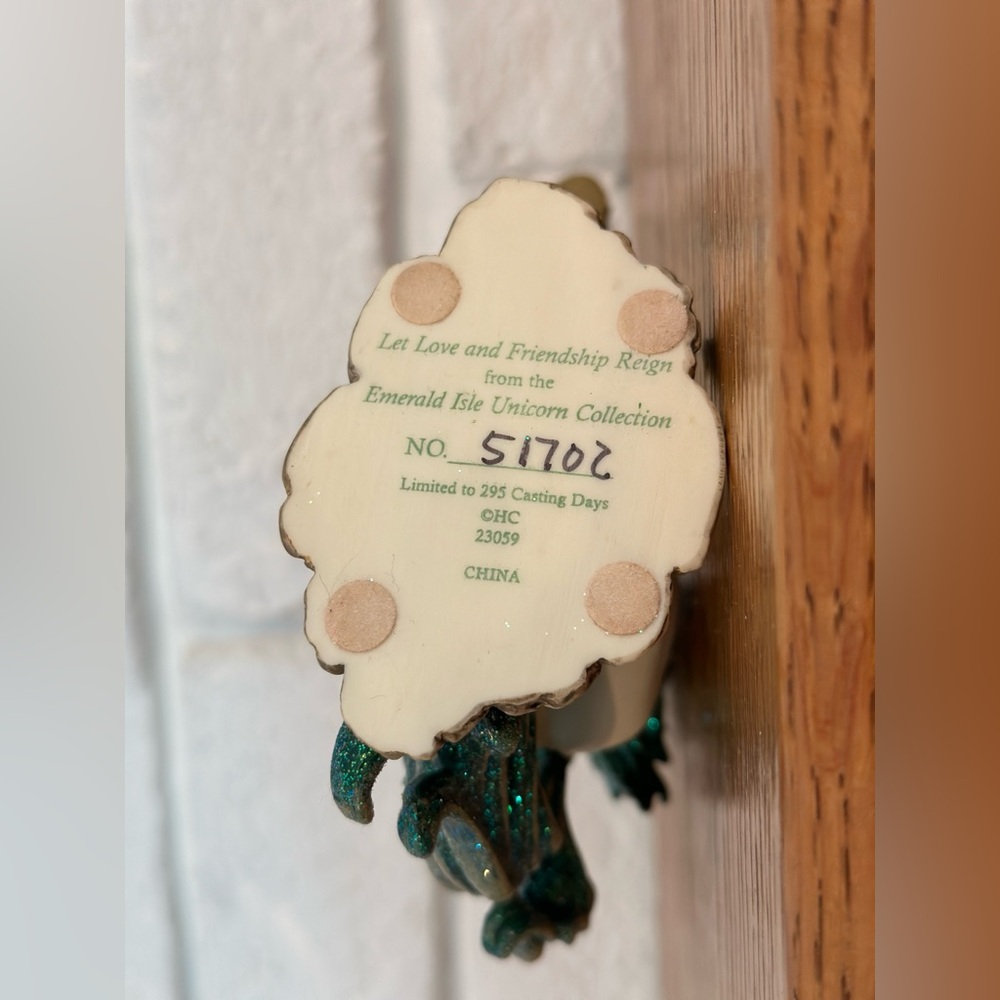 Hamilton Emerald Isle Unicorn Collection "Let Love and Friendship Reign" - Picture 6 of 7